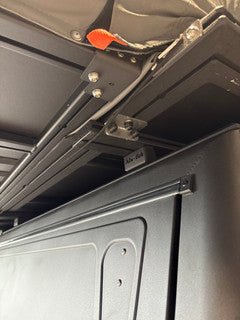 Alu-Cab 2-Sleeper Taktält Svart