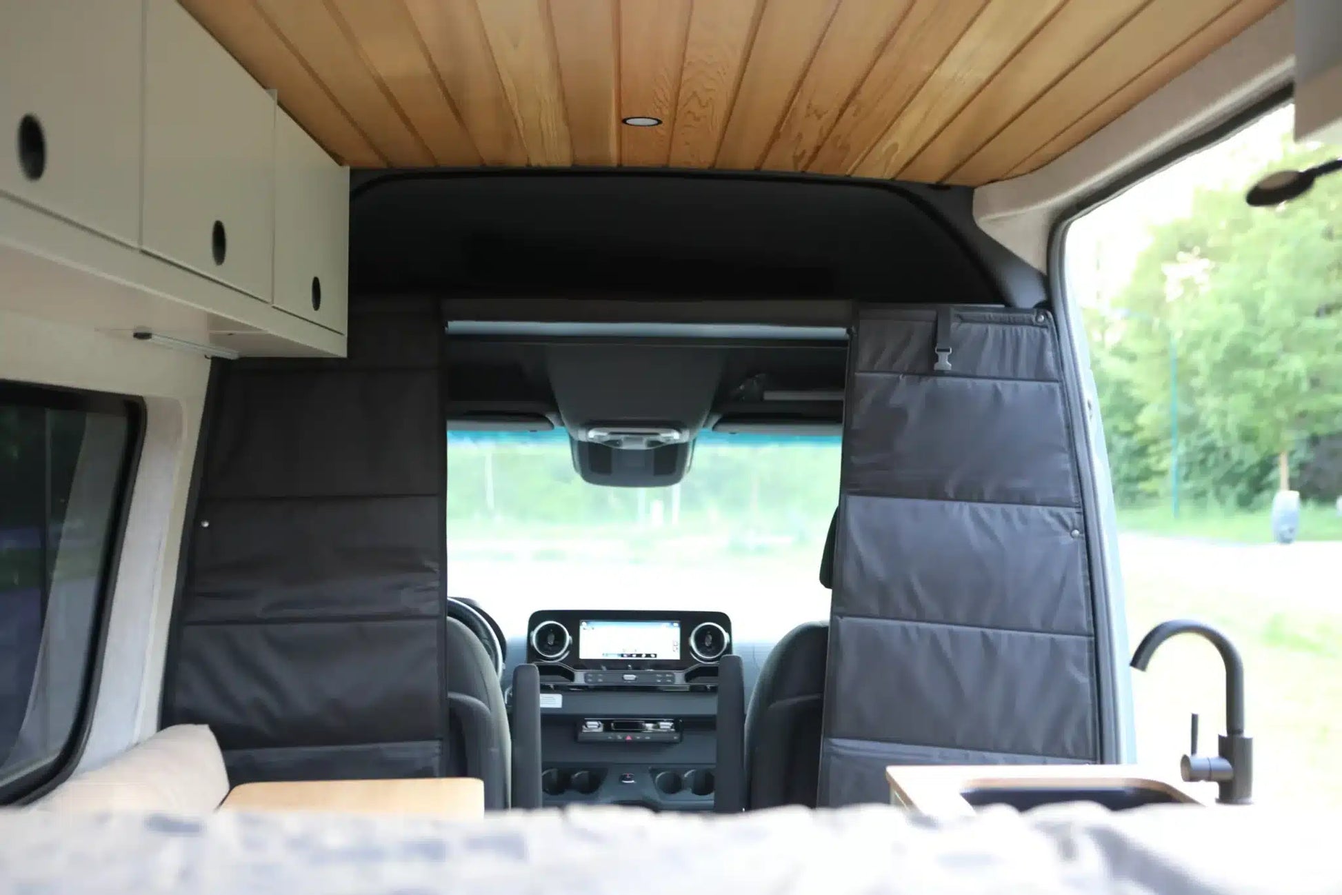 Solo Insulated Cab Partition / Sprinter - Trailborn Equipment
