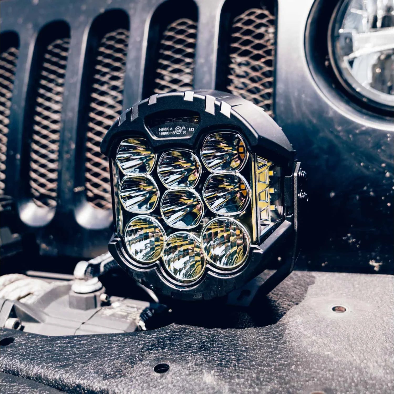 Rave-X 7 Inch White - Trailborn Equipment