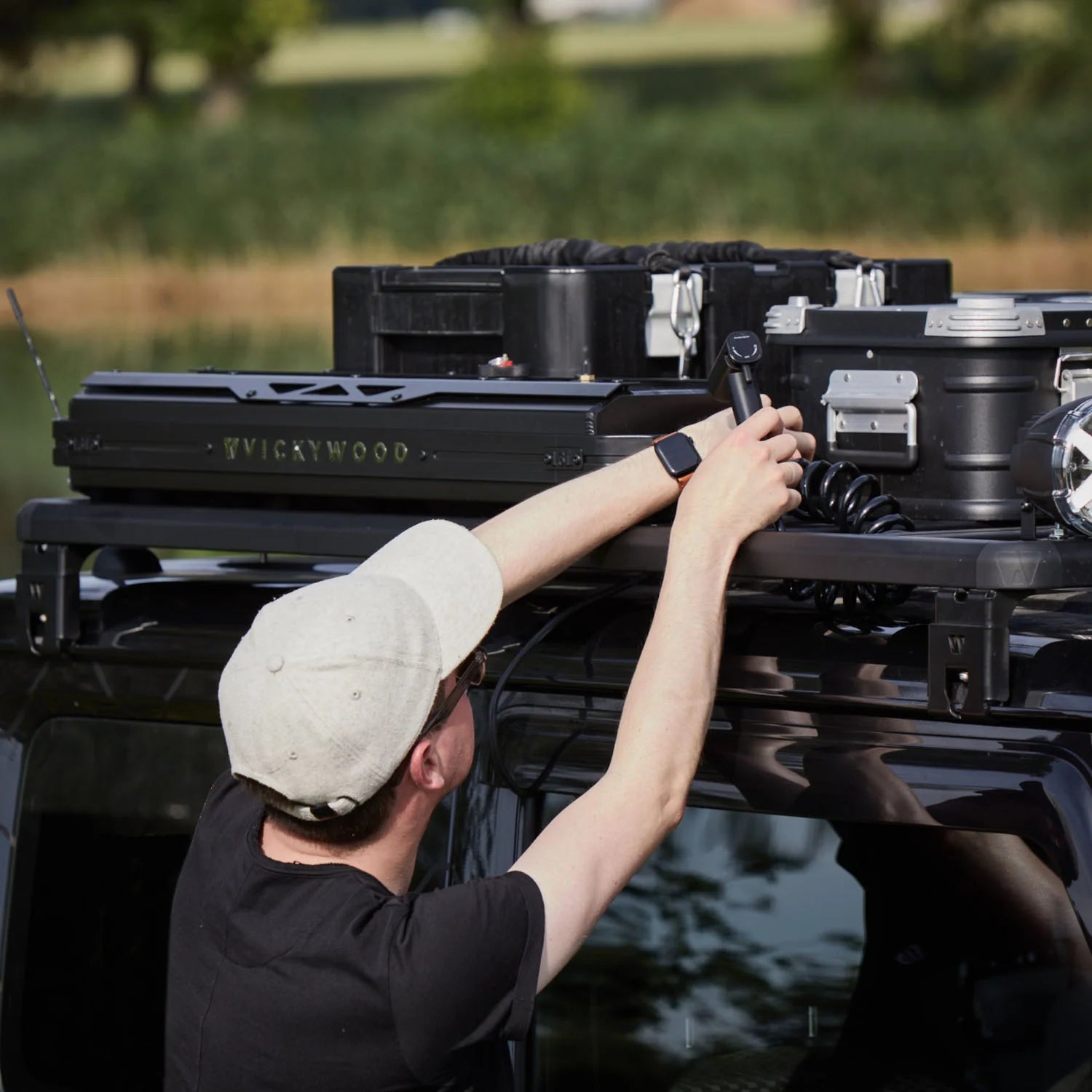 Mobile Outdoor Pressure Water Tank & Travel Shower EVOTANK - Trailborn Equipment