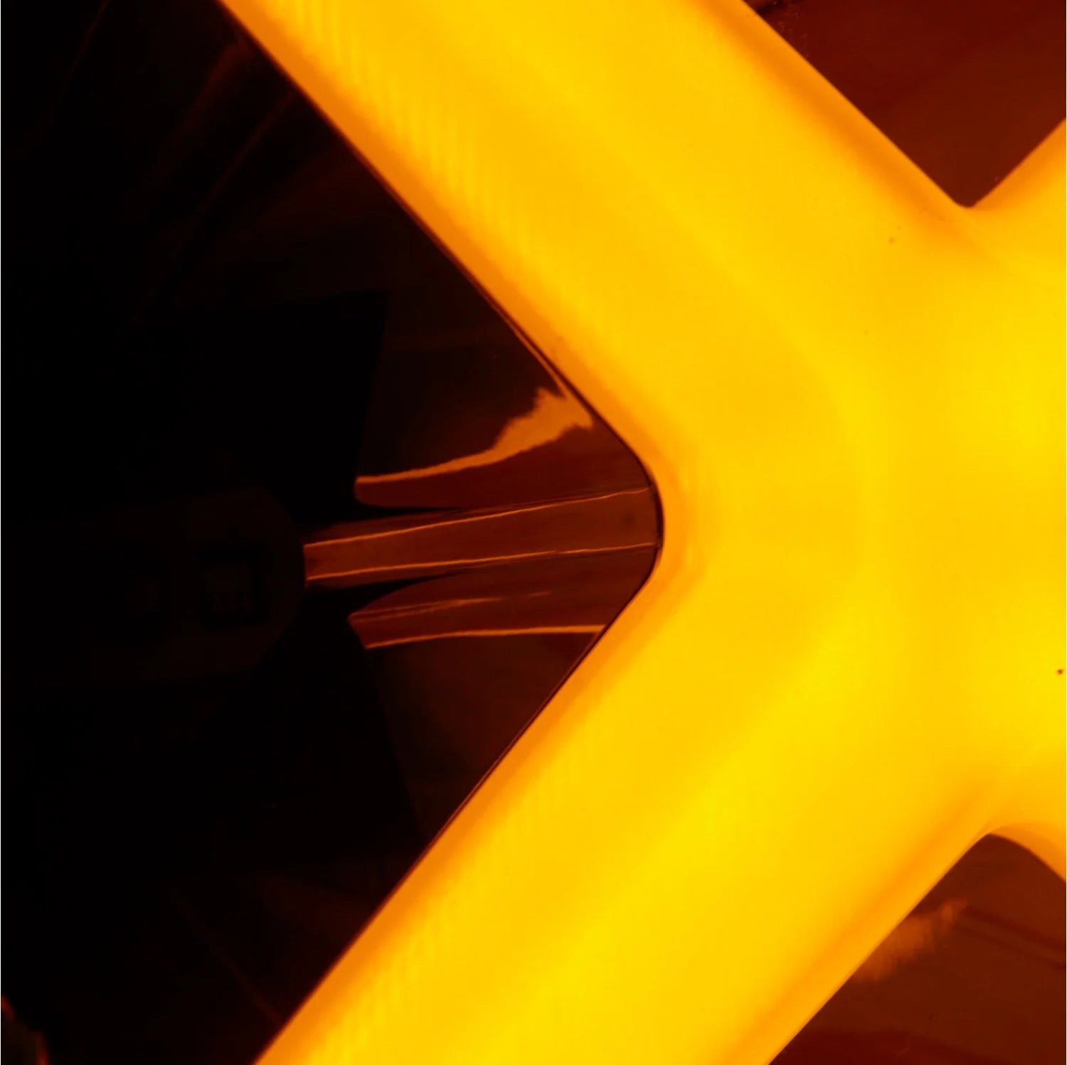 X-Type 7 Inch AMBER - Long Range Headlight E-Certification - Trailborn Equipment